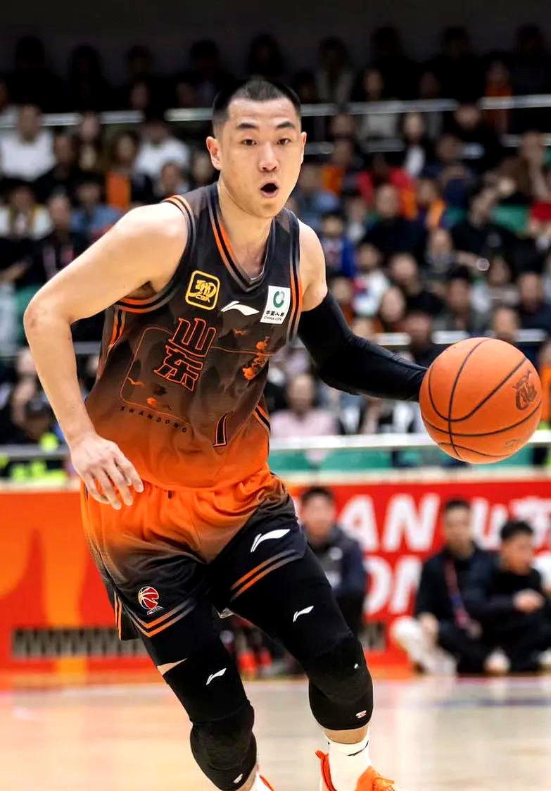关于清晨山东男篮备战NBA总决赛；遗憾出局细节曝光；球迷炸锅；球队文化再被提及的信息