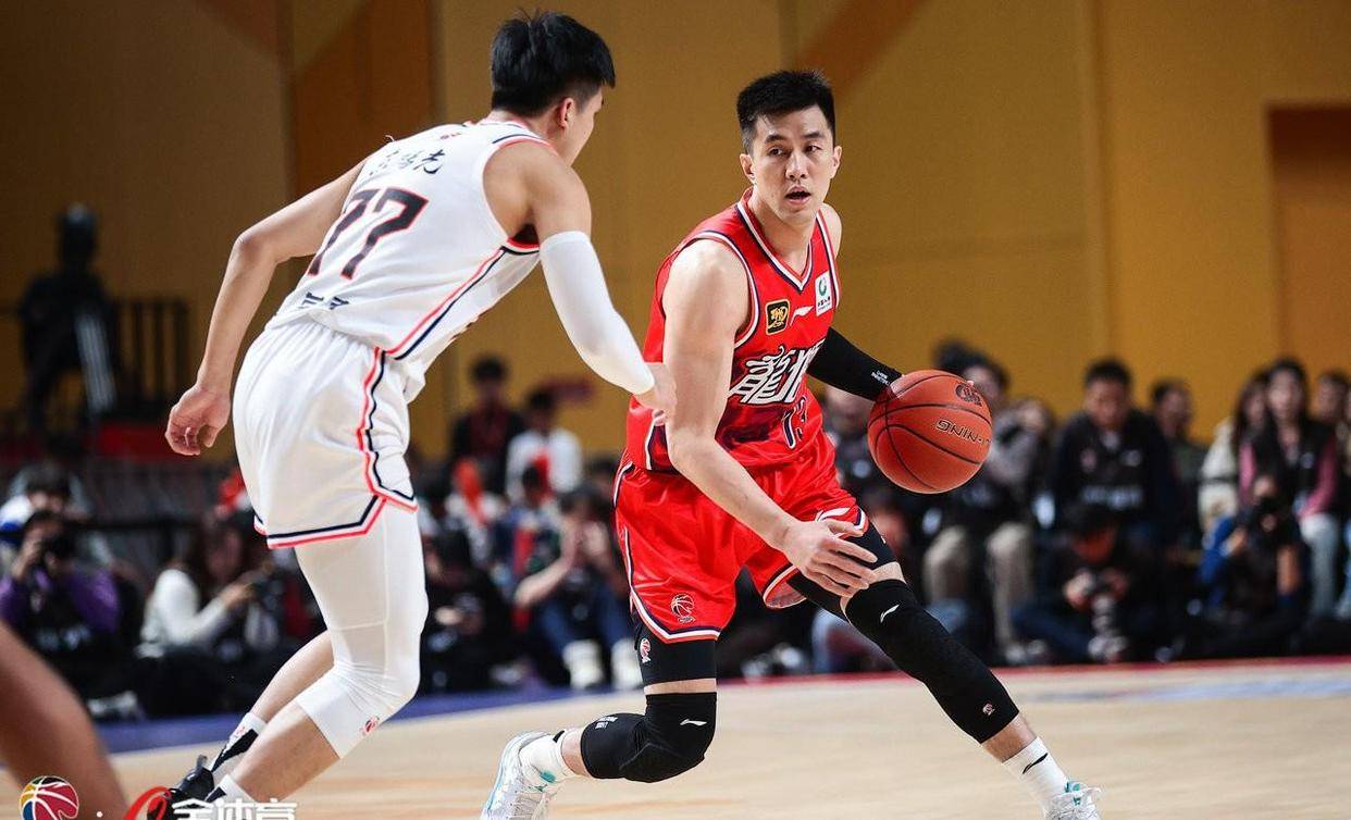 赛后CBA季后赛焦点战,深圳男篮单刀错失,管理层满意,团队化学反应显著的简单介绍 赛后CBA季后赛焦点战,深圳男篮单刀错失,管理层满意,团队化学反应显著的简单介绍