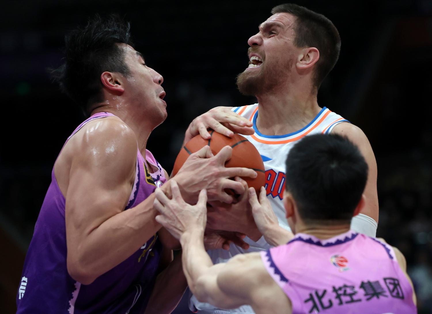 欧篮联冲刺阶段再迎强敌,上海申花止住颓势,主帅态度——态度坚定,资深球员宣示担当的简单介绍 欧篮联冲刺阶段再迎强敌,上海申花止住颓势,主帅态度——态度坚定,资深球员宣示担当的简单介绍