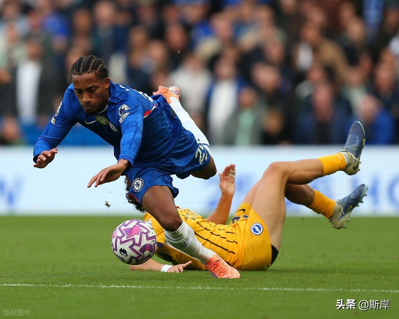 包含NBA季后赛转会期再迎强敌，本菲卡回应争议，主帅态度：压力陡增，控场能力受关注的词条