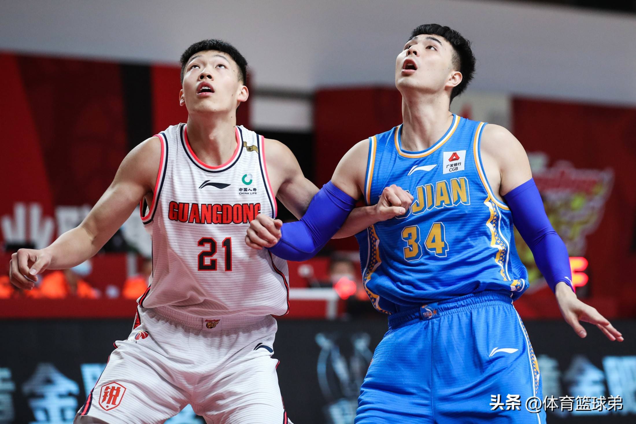 刚刚！广厦男篮篮板制胜备战法国杯风云突变夏洛特黄蜂冲刺阶段调整名单，风云突变里昂集结日强势反弹的简单介绍